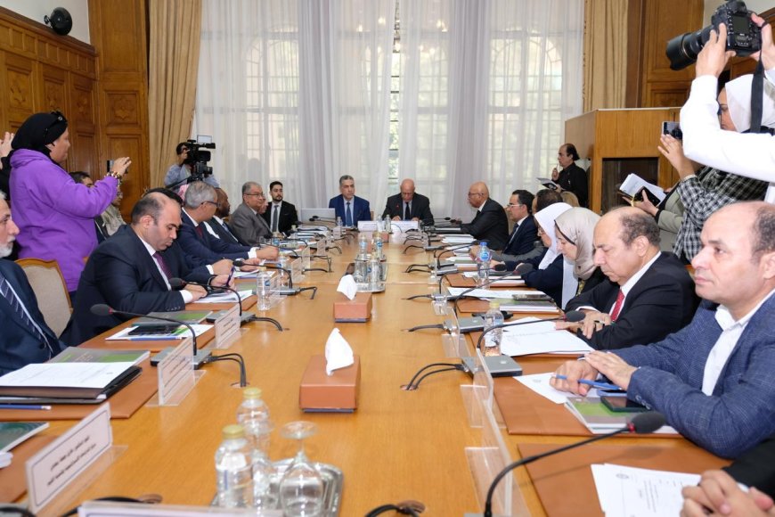 Clausura del III Foro de Centros de Pensamiento Árabes y participación destacada del Centro Árabe