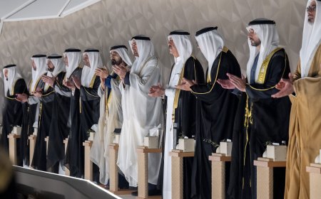 El presidente de EAU, los gobernantes y los jeques asisten a la celebración oficial del 54º Eid Al Etihad en el Museo Nacional Zayed