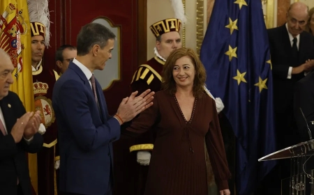 La presidenta del Congreso aboga por adaptar la Constitución a la diversidad territorial de España