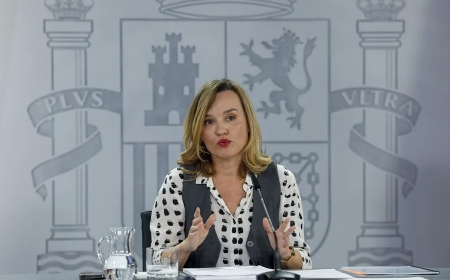 Pilar Alegría admite que reunirse con Salazar fue un «error» y lo siente como una «traición»