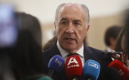 El alcalde de Algeciras se mantiene en el cargo tras ser denunciado por acoso sexual pero renuncia a la militancia en el PP