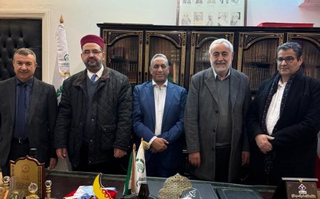 El rector de la Universidad Zitouna recibe a la delegación de la Fundación Mensaje de Paz