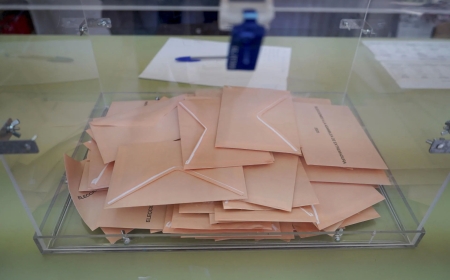 El índice de participación en las elecciones en Extremadura se sitúa en el 35,76 %, casi un 6 % menos que en 2023