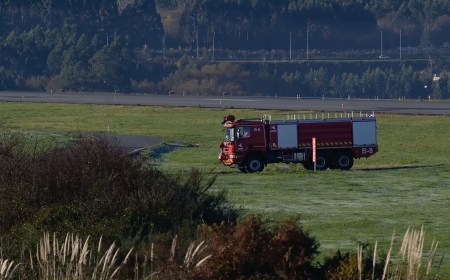 Reabre el aeropuerto de A Coruña tras cerrar temporalmente por la presencia de un jabalí en la pista