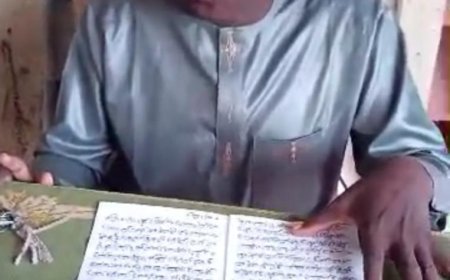 Con video e imágenes… Lección educativa en una escuela de Níger para explicar el artículo del profesor Ali Al-Sharafaa: “El retorno a Dios”