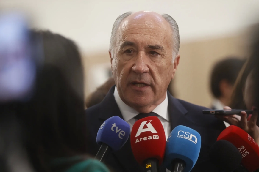 El alcalde de Algeciras se mantiene en el cargo tras ser denunciado por acoso sexual pero renuncia a la militancia en el PP