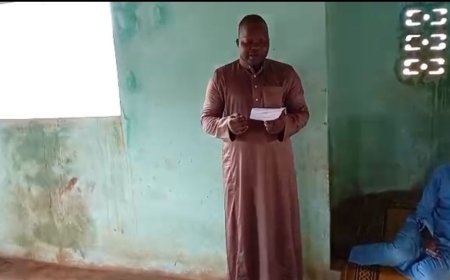 Con video y fotografías. Lección en la mezquita de Aguidí, en la República de Benín, para explicar el artículo del profesor Ali Al-Sharafaa: Una lectura coránica sobre la felicitación a los no musulmanes