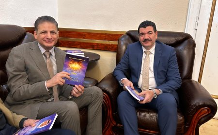 El consejero cultural egipcio en Austria y Europa Oriental elogia los esfuerzos del profesor Ali Al-Sharafaa para consolidar un discurso ilustrado al servicio de los valores de la convivencia y la paz mundial y en la lucha contra el extremismo