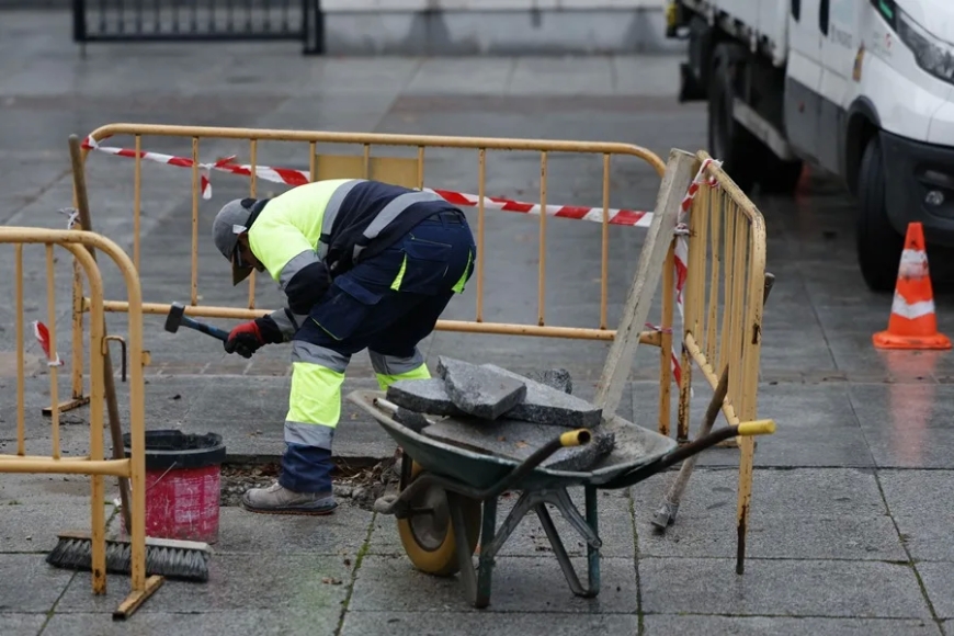 Trabajo plantea una subida del 3,1 % del salario mínimo en España, hasta 1.221 euros brutos