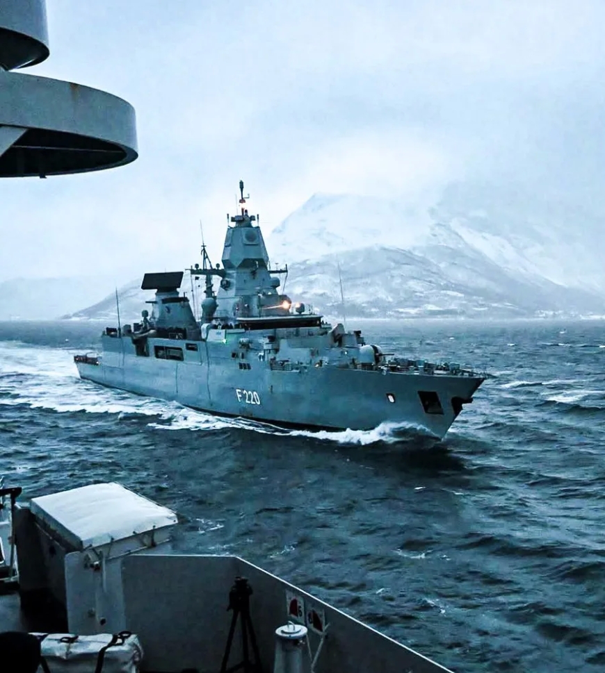 Starmer aborda con aliados europeos un posible despliegue militar en Groenlandia, según un medio británico