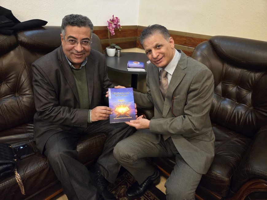 Osama Noshi, director de la Oficina de la Agencia de Noticias de Oriente Medio en Viena, elogia el pensamiento de Ali Al-Sharafaa en la difusión de los grandes valores aportados por las religiones