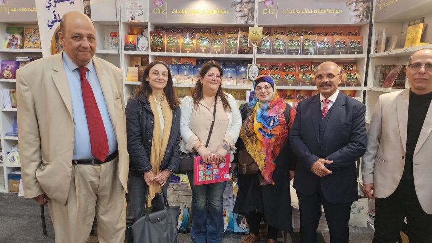 Una delegación alemana visita el pabellón de la Fundación Mensaje de Paz en la Feria Internacional del Libro de El Cairo |