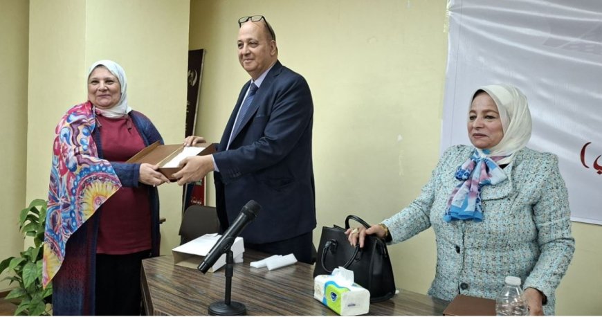  "Mensaje de Paz" homenajea a la Dra. Manal Zaqzouq durante el seminario sobre los riesgos del divorcio verbal