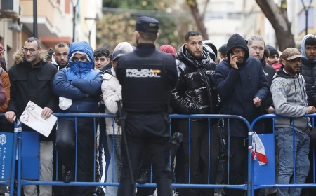 «Justicia» y «esperanza»: lo que esperan los migrantes de la regularización extraordinaria