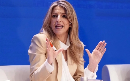 Yolanda Díaz llama a una «alianza democrática» con un programa de mínimos ante el auge de la extrema derecha