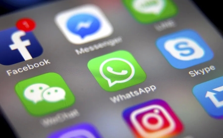 Bruselas amenaza a Meta con medidas si impide la competencia en la IA de WhatsApp