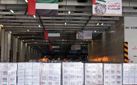 Emiratos envía a Gaza el buque humanitario Umm Al Emarat con más de 7.300 toneladas de ayuda
