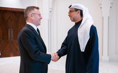 Mansour bin Zayed y el embajador de Turquía abordan el refuerzo de las relaciones bilaterales
