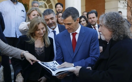 Pedro Sánchez se compromete a fomentar la igualdad de los gitanos y a luchar contra la discriminación