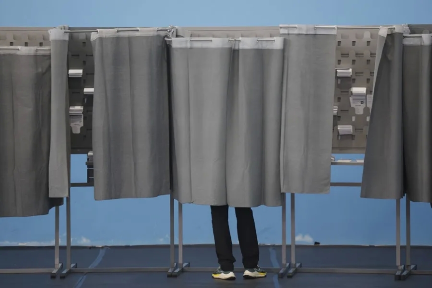 Jornada de reflexión en Aragón: Azcón se encomienda a la Virgen del Pilar y Alegría dedica tiempo a la familia y a lectura