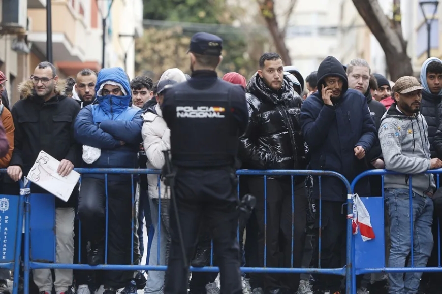 «Justicia» y «esperanza»: lo que esperan los migrantes de la regularización extraordinaria