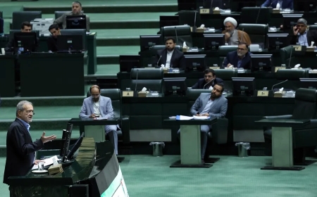 El Parlamento iraní debate la salida de Irán del Tratado de No Proliferación Nuclear