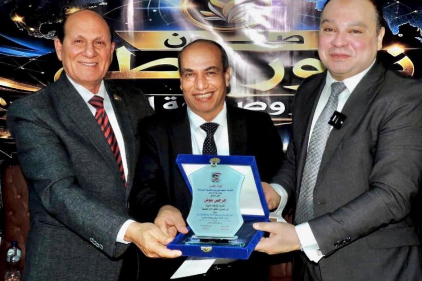 El Dr. Guirguis Awad habla sobre el libro "El Islam testifica la validez de la fe cristiana" en el Salón Cultural de la Asociación Noor Watan