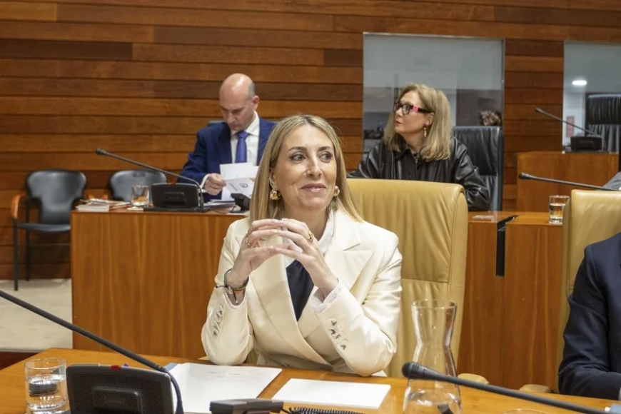 María Guardiola no logra la investidura tras el no de Vox, que sigue con la mano tendida