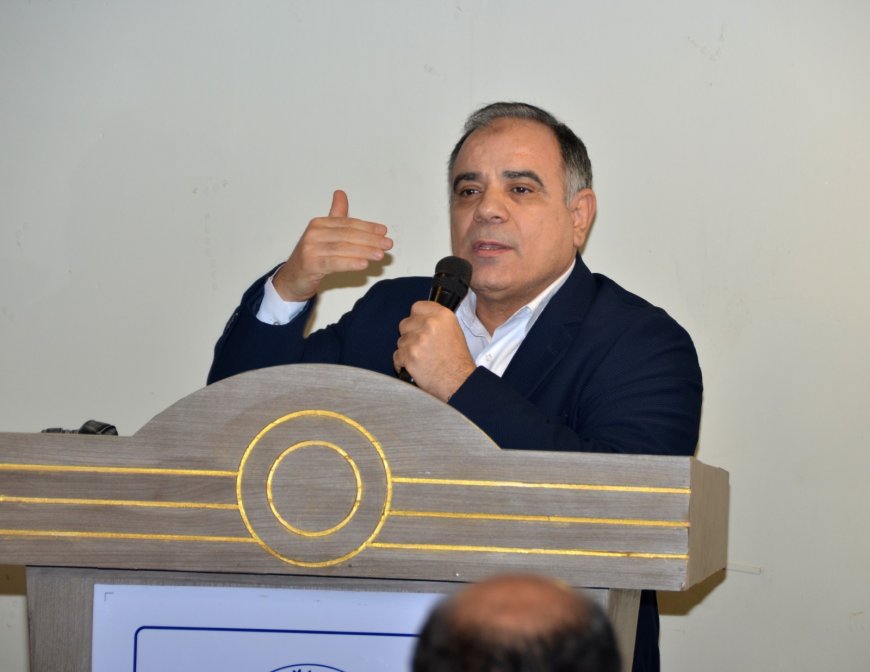 Con palabras conmovedoras y un poema que hizo llorar a los presentes: El periodista Magdy Tantawy presenta el pensamiento de "Al-Shorafa Al-Hammadi" en el Iftar del Centro Árab y la Biblioteca Digital