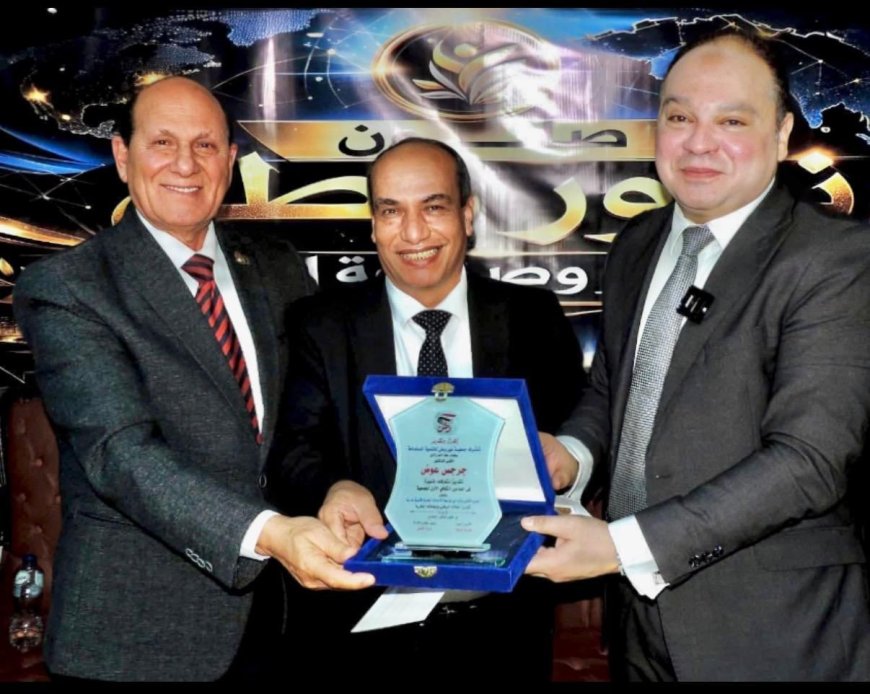 El Dr. Guirguis Awad habla sobre el libro "El Islam testifica la validez de la fe cristiana" en el Salón Cultural de la Asociación Noor Watan