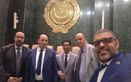 Una delegación de "Mensaje de Paz Global" participa en un seminario intelectual en la Liga Árabe sobre la Identidad Árabe