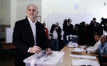Los búlgaros comienzan a votar en las octavas elecciones legislativas desde 2021