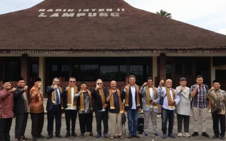 Cálida acogida gubernamental a la delegación de la Fundación "Mensaje de Paz" en Indonesia: Caravana oficial y altos honores de seguridad 