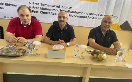 La delegación de "Mensaje de Paz" continúa su visita a Indonesia con un gran simposio estudiantil en la Universidad Al-Fath
