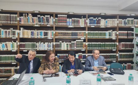 Distribución de las obras del pensador Ali Al-Shurafa en el Consejo Supremo de Cultura