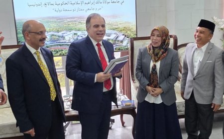 La Universidad Maulana lanza un proyecto coránico internacional bajo el nombre de "Al-Shurafa Al-Hammadi" | FOTOS