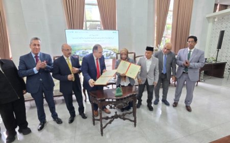 La Universidad Maulana y "Mensaje de Paz" unen esfuerzos para difundir los valores coránicos a nivel mundial