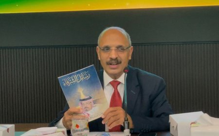 El Dr. Abdel Radi Radwan en una conferencia ante estudiantes de la Universidad Maulana de Indonesia: "La solución está en el Noble Corán"