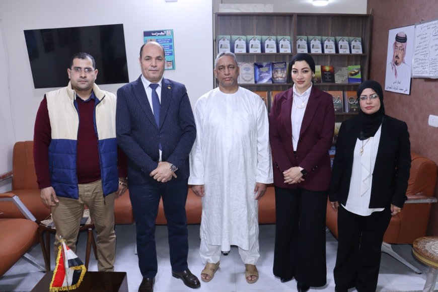 El responsable de Mensaje de Paz en España visita el Centro Árabe y conoce el proyecto de la biblioteca digital de Al-Shurafa Al-Hammadi