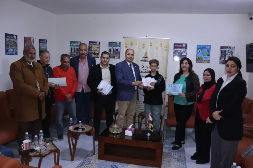 El Centro Árabe de Investigación honra al equipo de la Biblioteca Digital de Al-Shurafaa Al-Hammadi en reconocimiento a sus esfuerzos durante Ramadán
