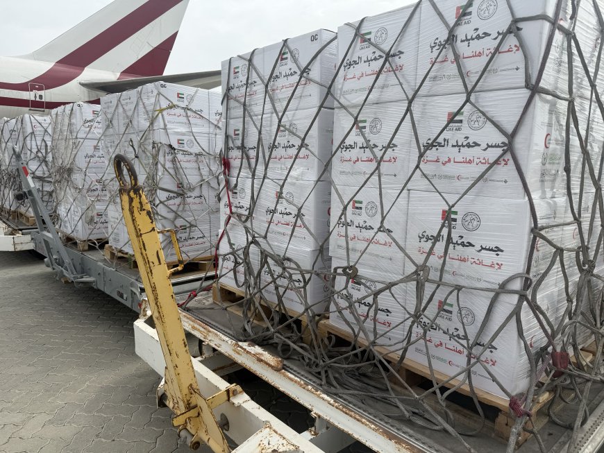 Los EAU envían 100 toneladas de ayuda alimentaria a Gaza a través del puente aéreo Humaid