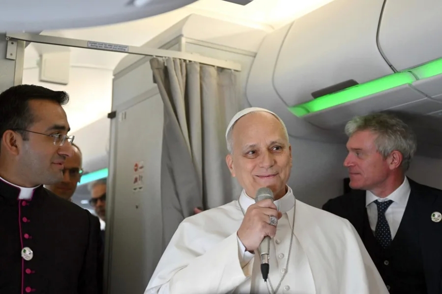 El papa responde a las críticas de Trump: la Iglesia «tiene la obligación moral de ir contra la guerra»