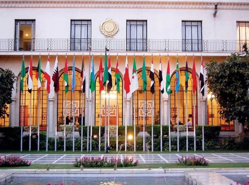 Con la participación de "Resala Al-Salam", la Liga Árabe organiza un simposio intelectual sobre "Las repercusiones de la diversidad en la identidad árabe"