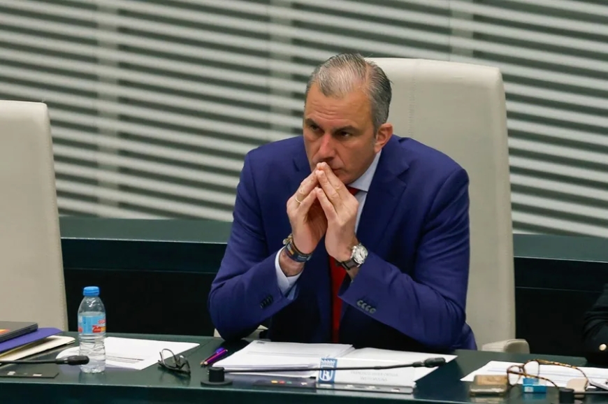 Vox expulsa definitivamente del partido a Ortega Smith, que recurrirá la decisión en los tribunales