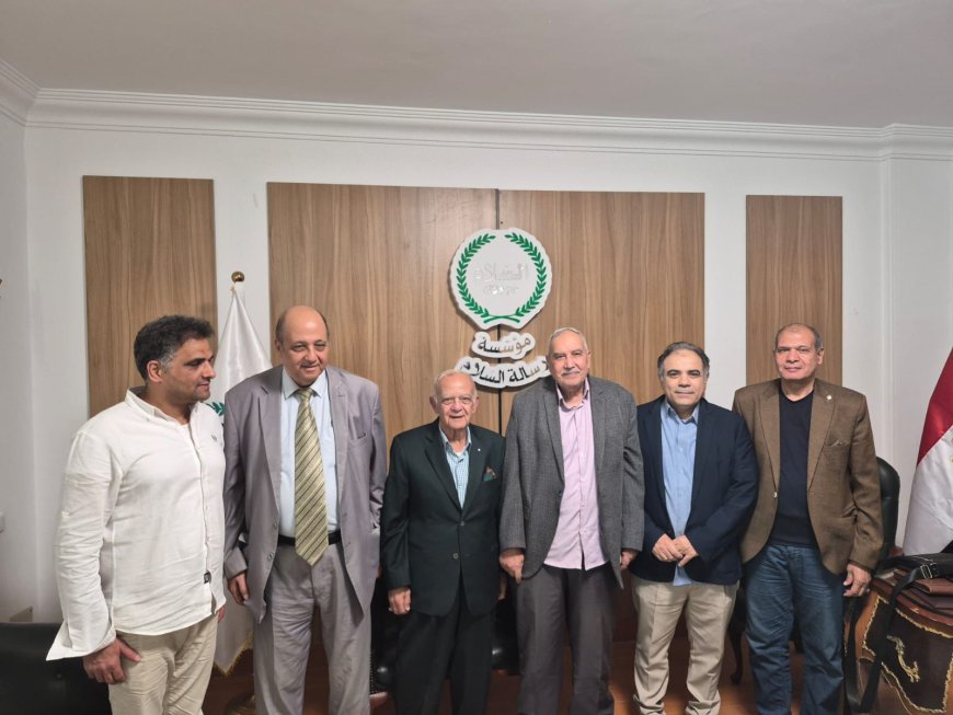 Encuentro consultivo en la sede de la Fundación Mensaje de Paz en El Cairo
