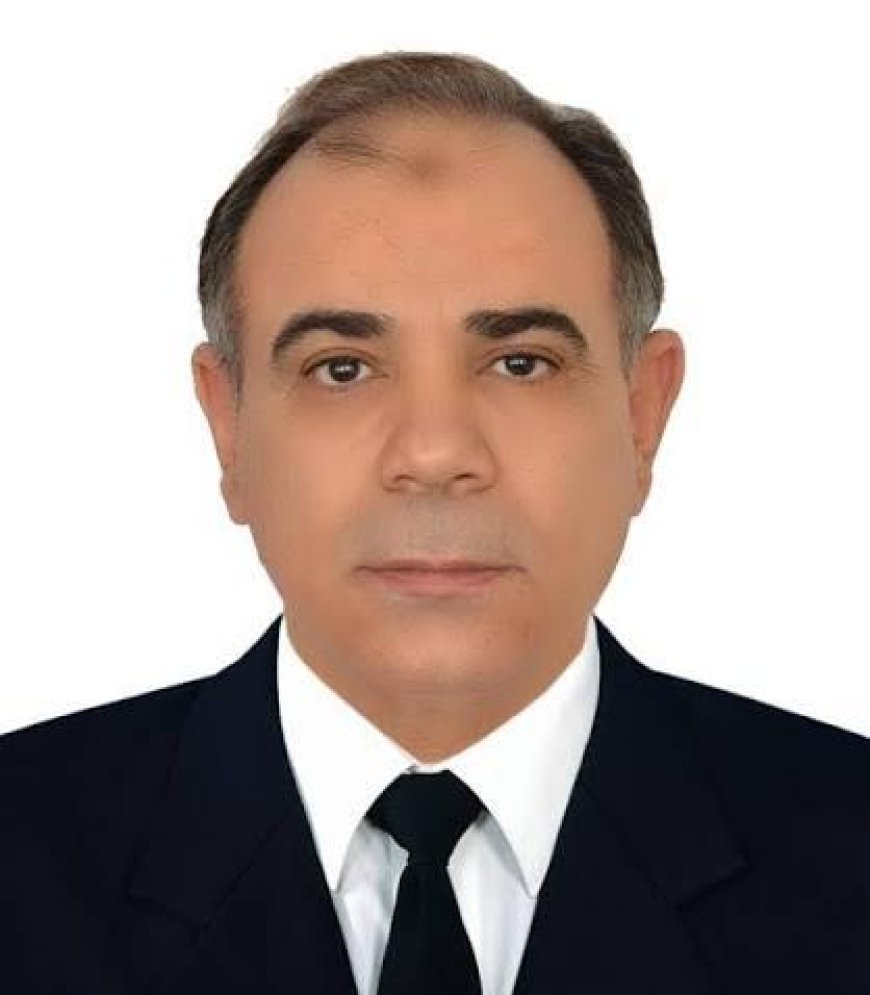 Magdy Tantawy escribe: "Una vida cuyo final arrojarse a un foso