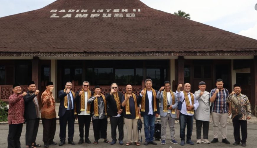Cálida acogida gubernamental a la delegación de la Fundación "Mensaje de Paz" en Indonesia: Caravana oficial y altos honores de seguridad 