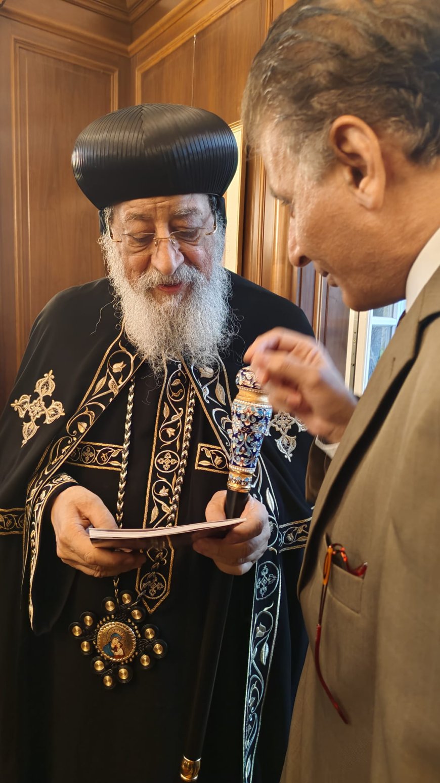"¡Alá!": La expresión de admiración del Papa Teodoro II al conocer el título del libro del pensador Ali Al-Shurafa Al-Hammadi