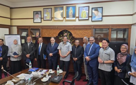 Delegación de "Mensaje de Paz" siembra la semilla de la armonía en la Universidad de Ciencias Islámicas de Malasia