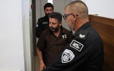Vuela ya hacia Barcelona el miembro español de la Flotilla, tras ser deportado por Israel junto al otro activista brasileño